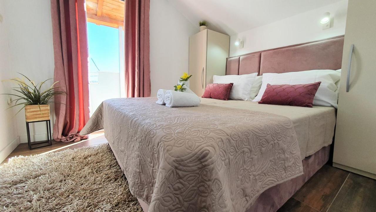 Anas Lagoon Holiday House With Pool At Azure Beach 말리 드르베니크 외부 사진