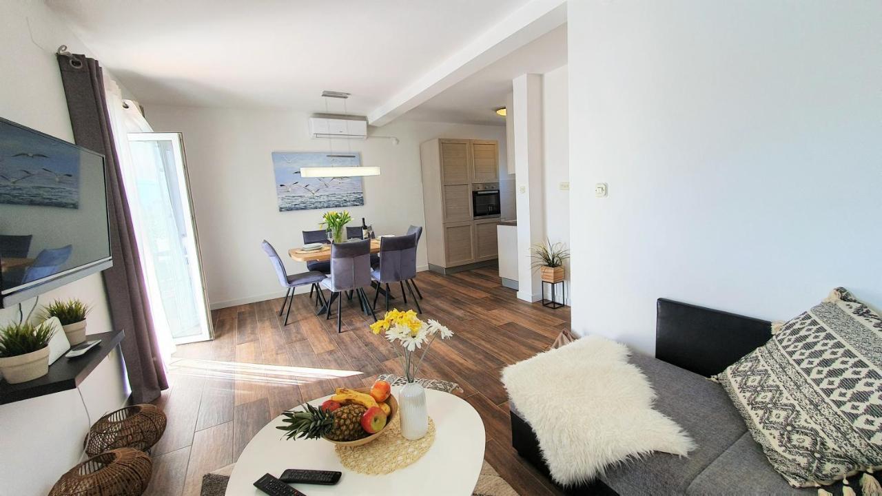 Anas Lagoon Holiday House With Pool At Azure Beach 말리 드르베니크 외부 사진