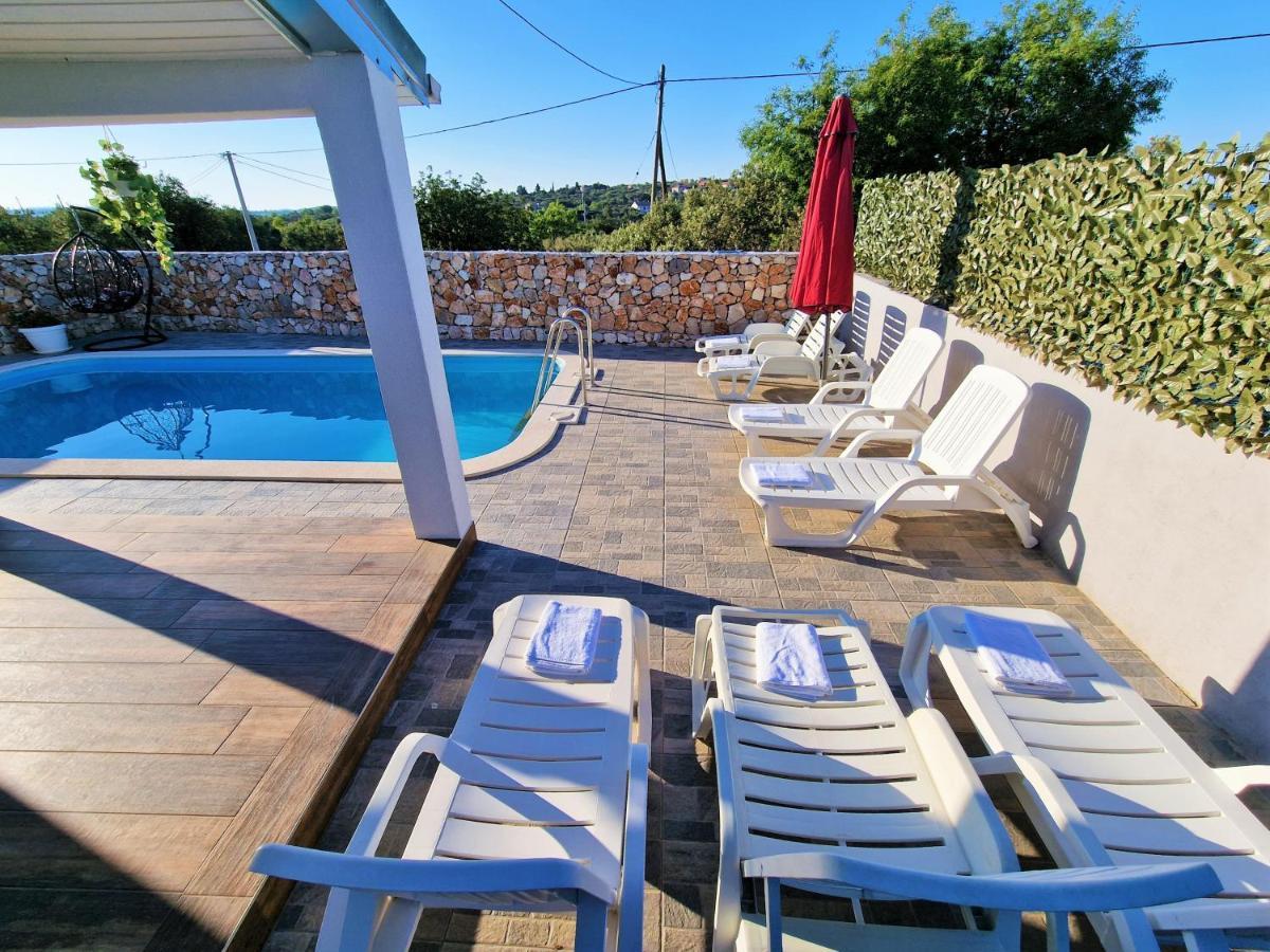 Anas Lagoon Holiday House With Pool At Azure Beach 말리 드르베니크 외부 사진